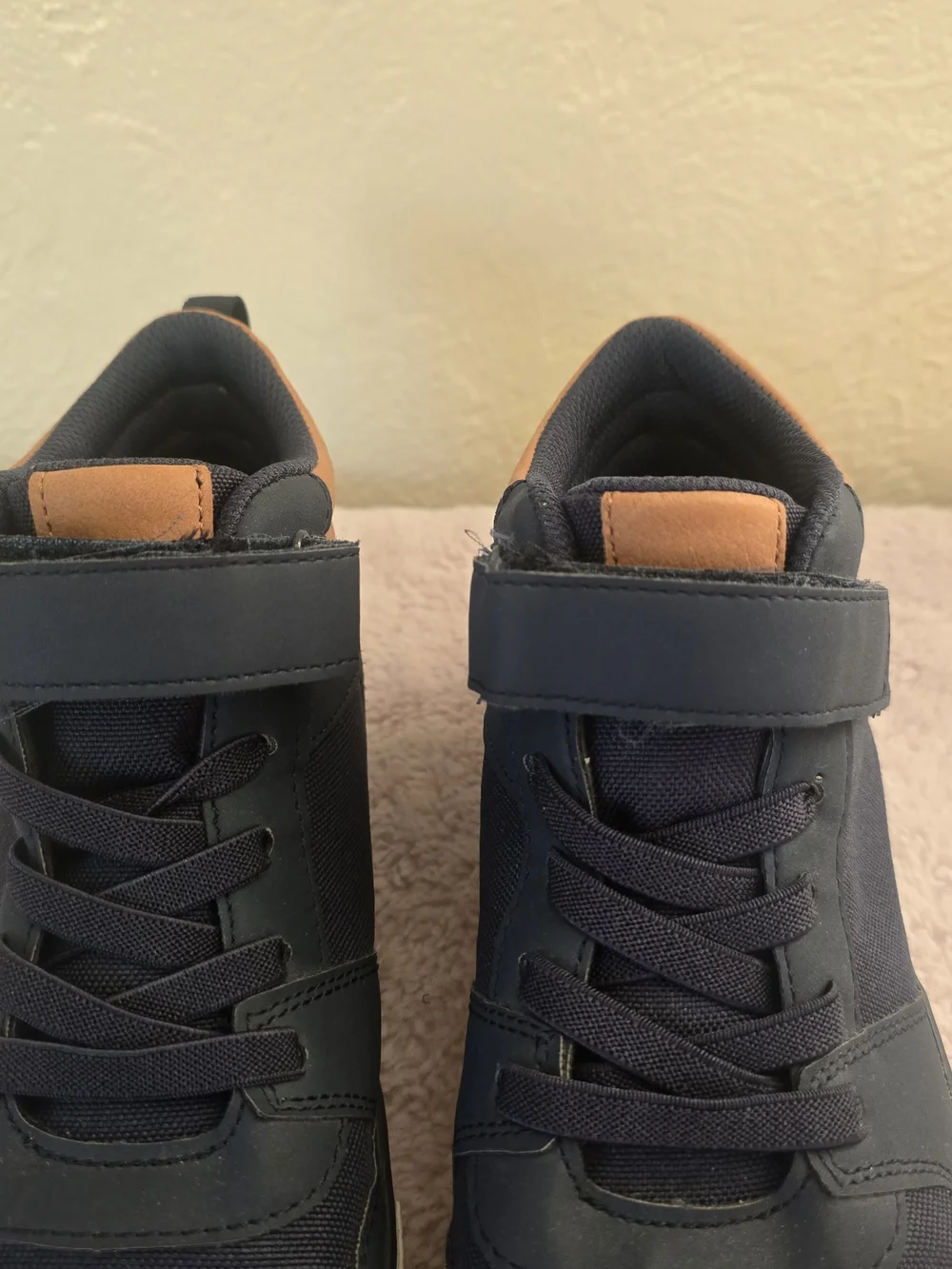 High-Top Blue Sneakers Size 5 - Excellent Condition